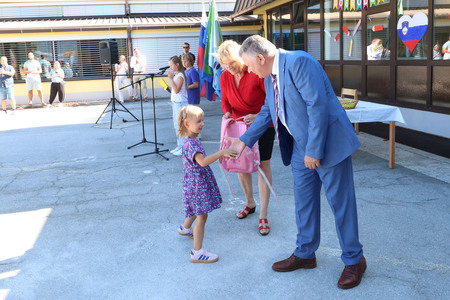 PRVI ŠOLSKI DAN CERKNICA 26 FOTO LJUBO VUKELIČ